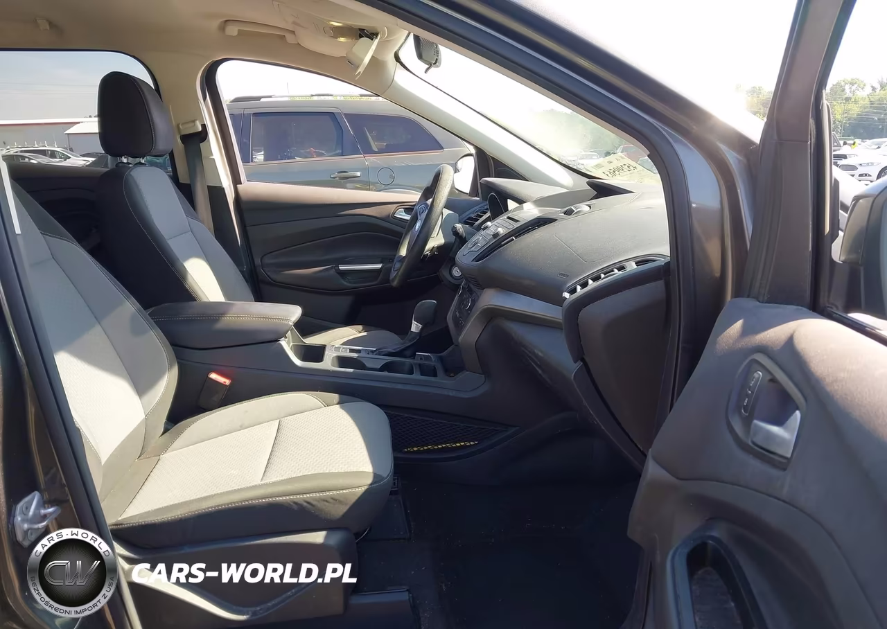 2017 Ford Escape Se VIN:1FMCU9G97HUA95568 - 5