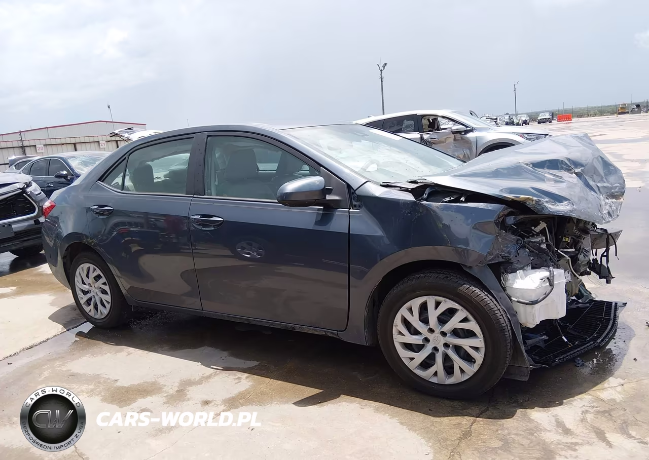 2017 Toyota Corolla Le VIN:5YFBURHE2HP636213 - 13