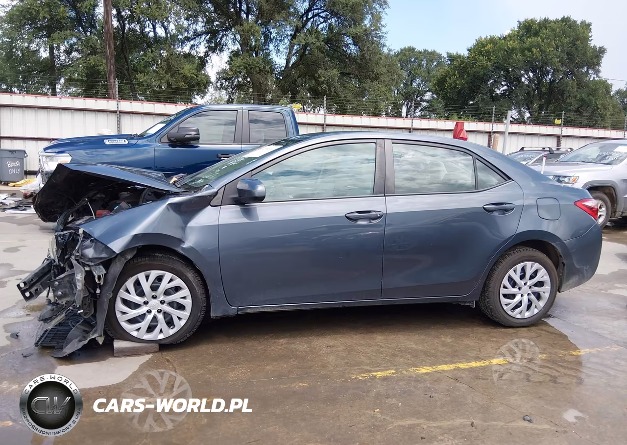 2017 Toyota Corolla Le VIN:5YFBURHE2HP636213 - 14