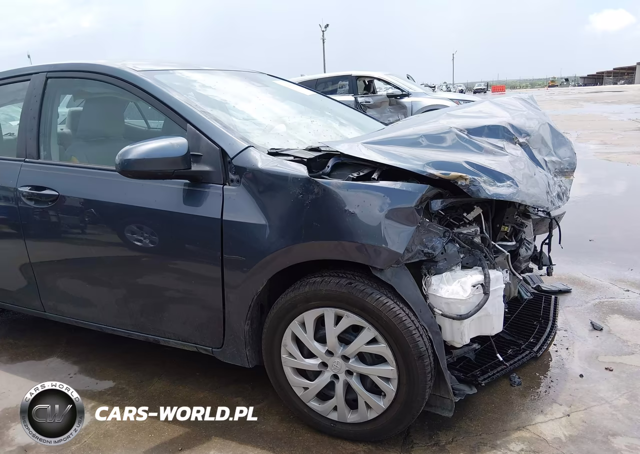 2017 Toyota Corolla Le VIN:5YFBURHE2HP636213 - 17