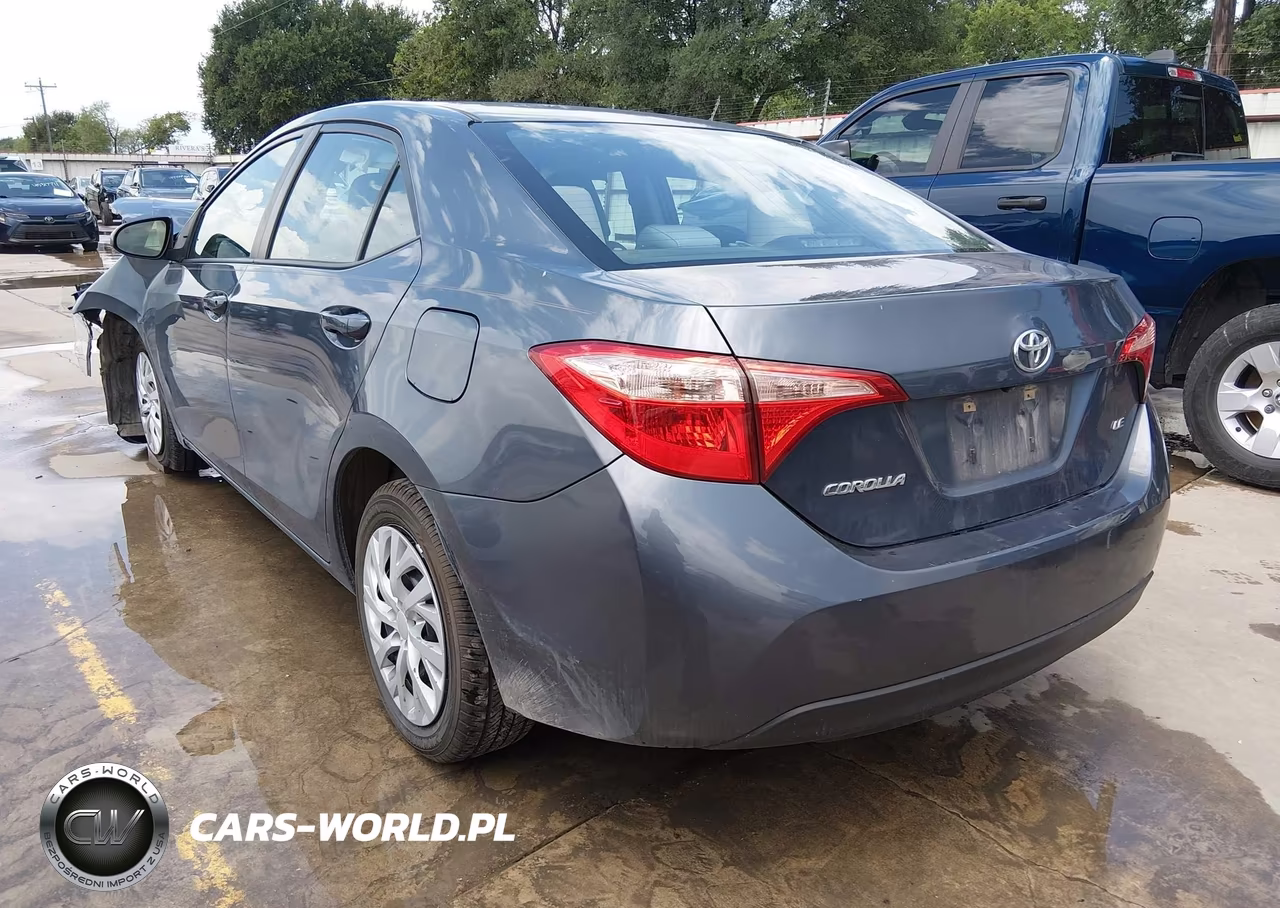2017 Toyota Corolla Le VIN:5YFBURHE2HP636213 - 3