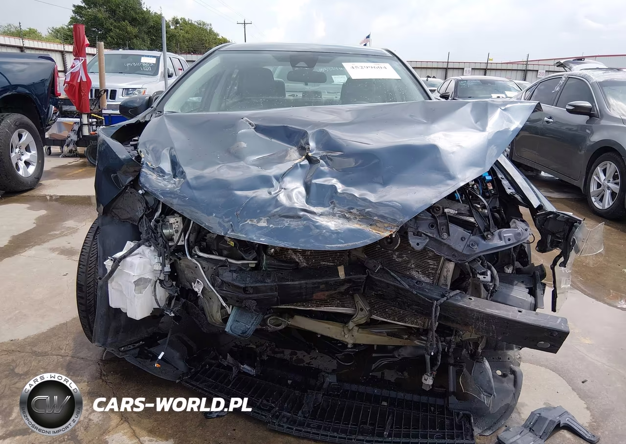 2017 Toyota Corolla Le VIN:5YFBURHE2HP636213 - 6