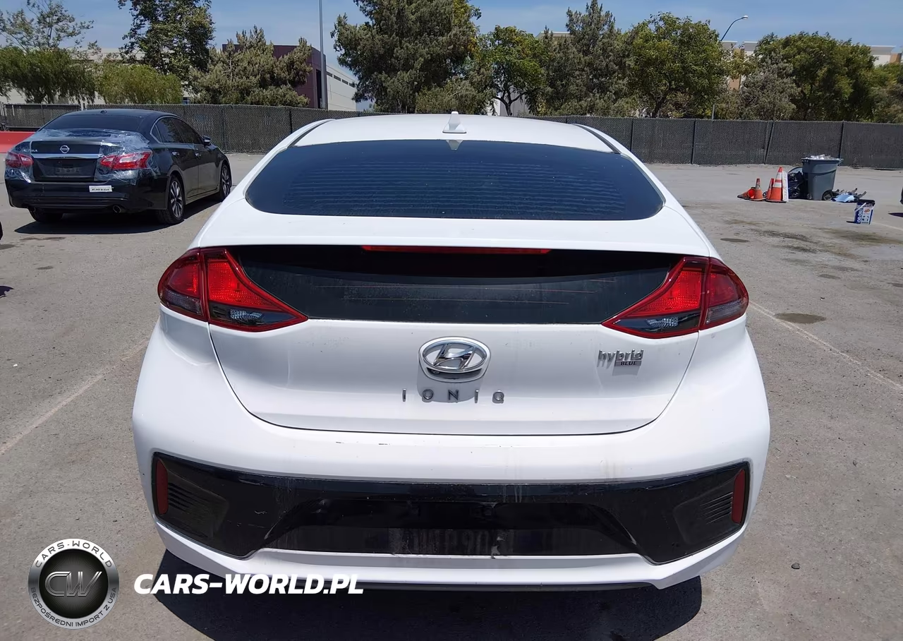 2018 Hyundai Ioniq Hybrid Blue VIN:KMHC65LC6JU102228 - 17