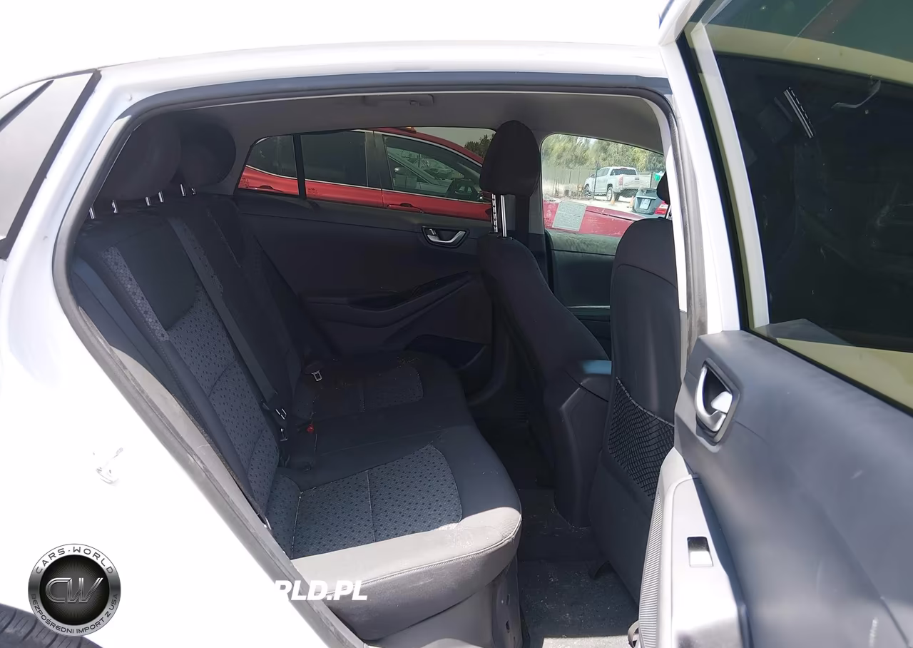2018 Hyundai Ioniq Hybrid Blue VIN:KMHC65LC6JU102228 - 8