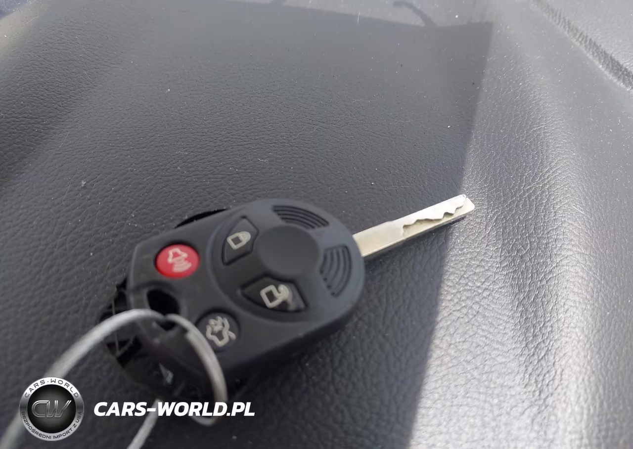 2018 Ford Focus Se VIN:1FADP3K24JL332381 - 11