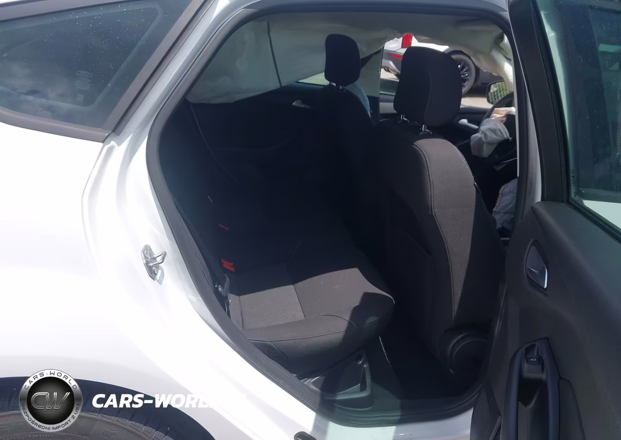 2018 Ford Focus Se VIN:1FADP3K24JL332381 - 8