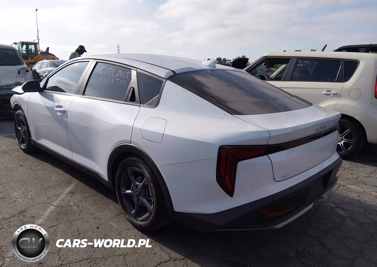 2025 Kia K4 Lxs VIN:3KPFT4DE6SE194834 - 3