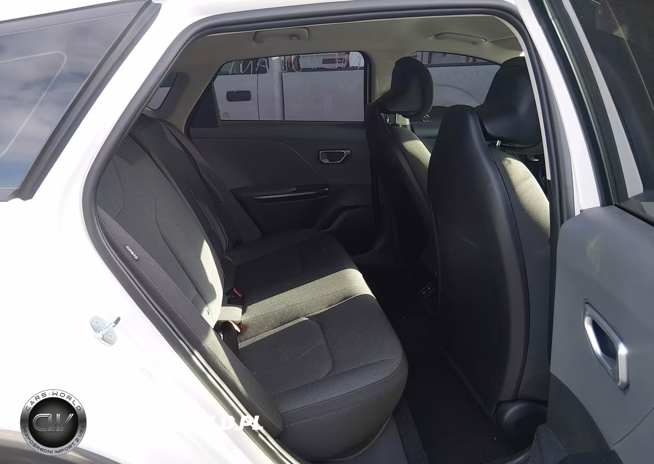 2025 Kia K4 Lxs VIN:3KPFT4DE6SE194834 - 8