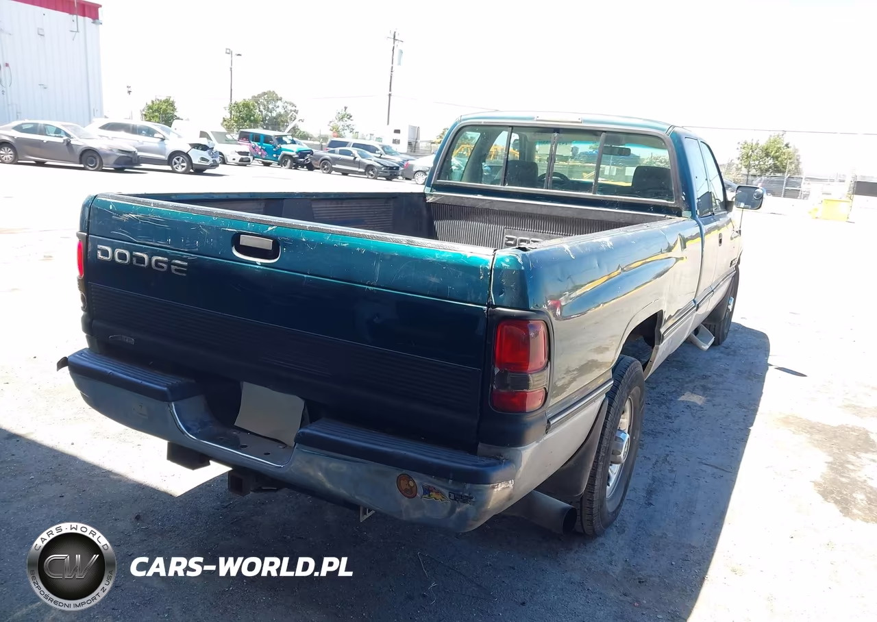 1996 Dodge Ram 2500 VIN:3B7KC23CXTM173091 - 4