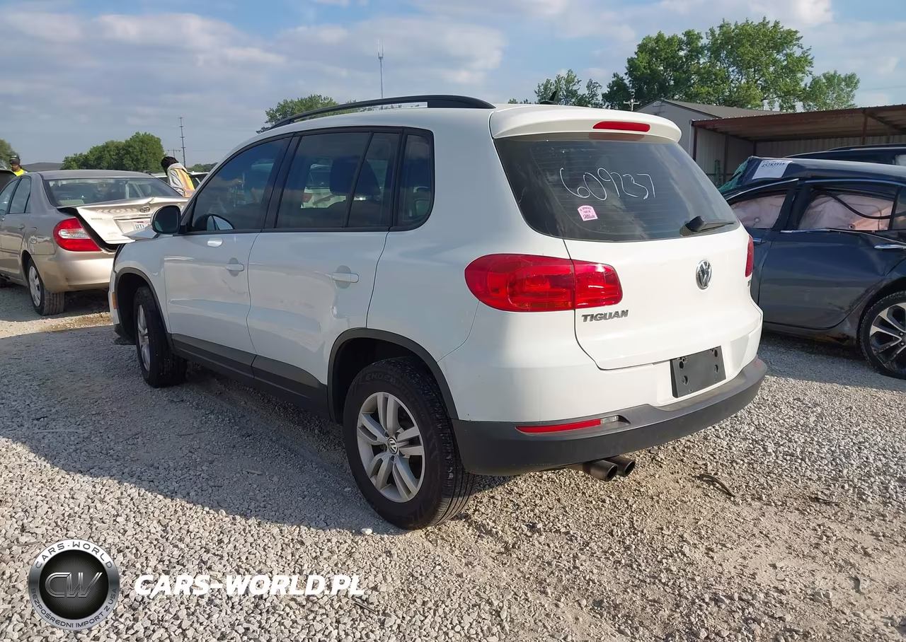 2016 Volkswagen Tiguan S VIN:WVGAV7AXXGW609237 - 3
