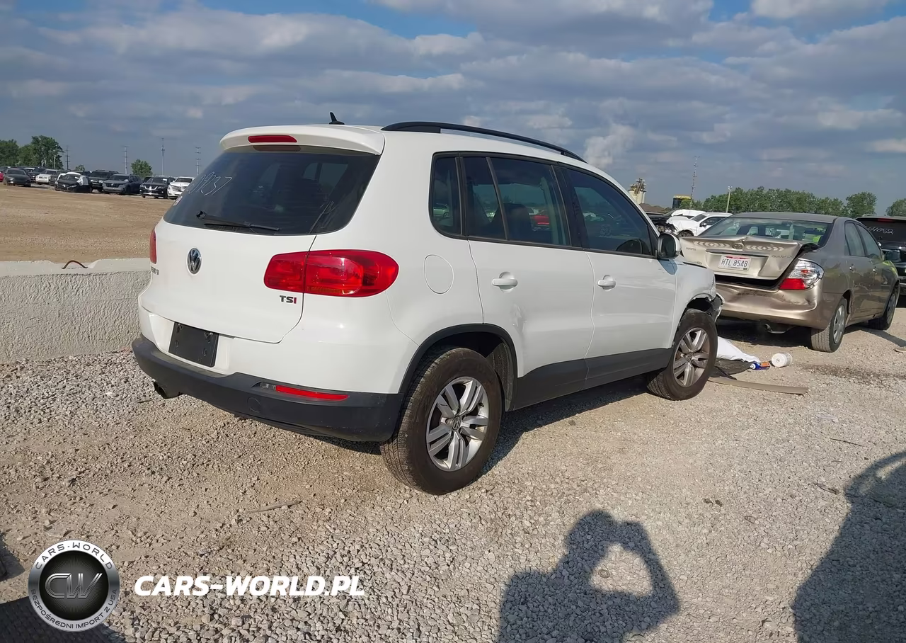 2016 Volkswagen Tiguan S VIN:WVGAV7AXXGW609237 - 4