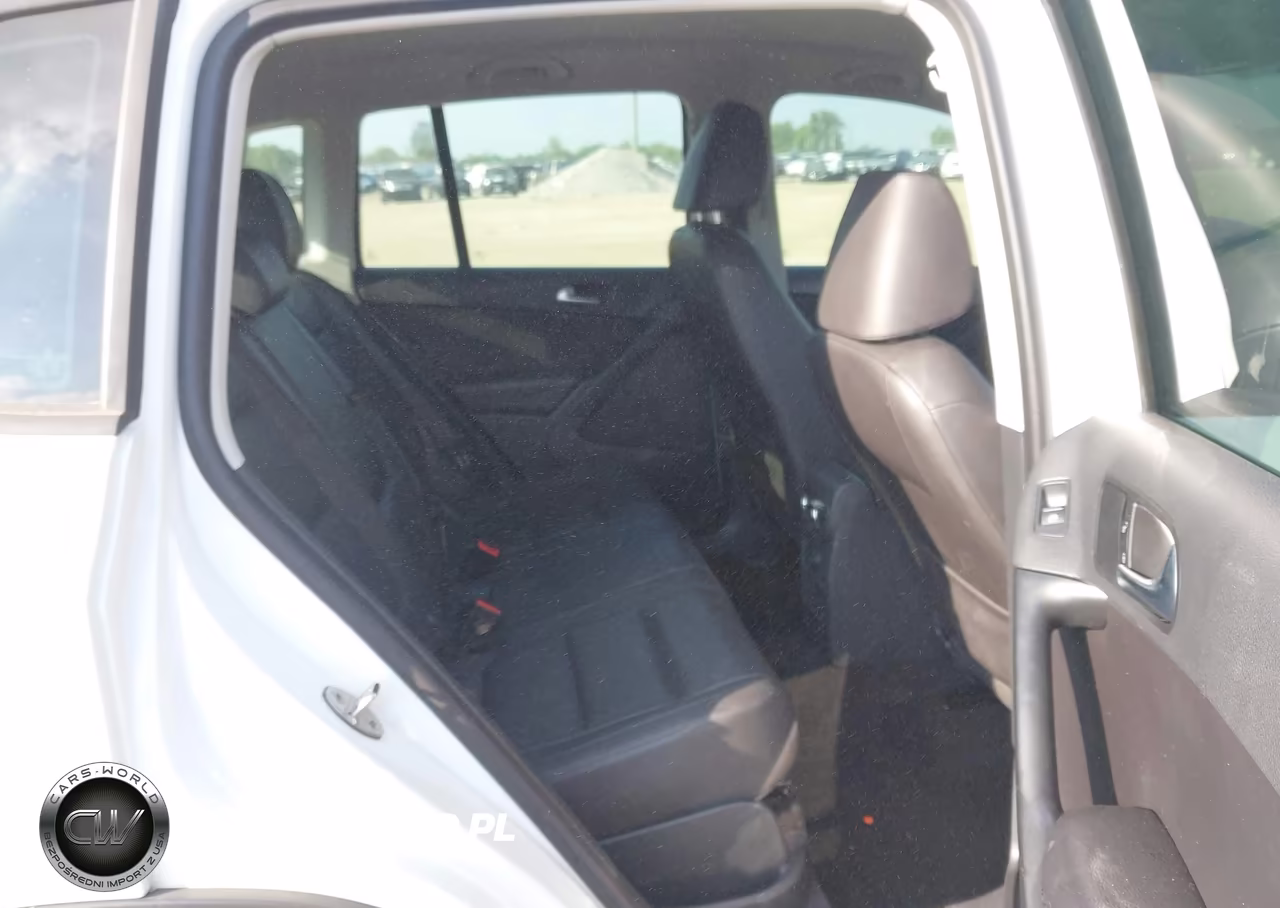 2016 Volkswagen Tiguan S VIN:WVGAV7AXXGW609237 - 8
