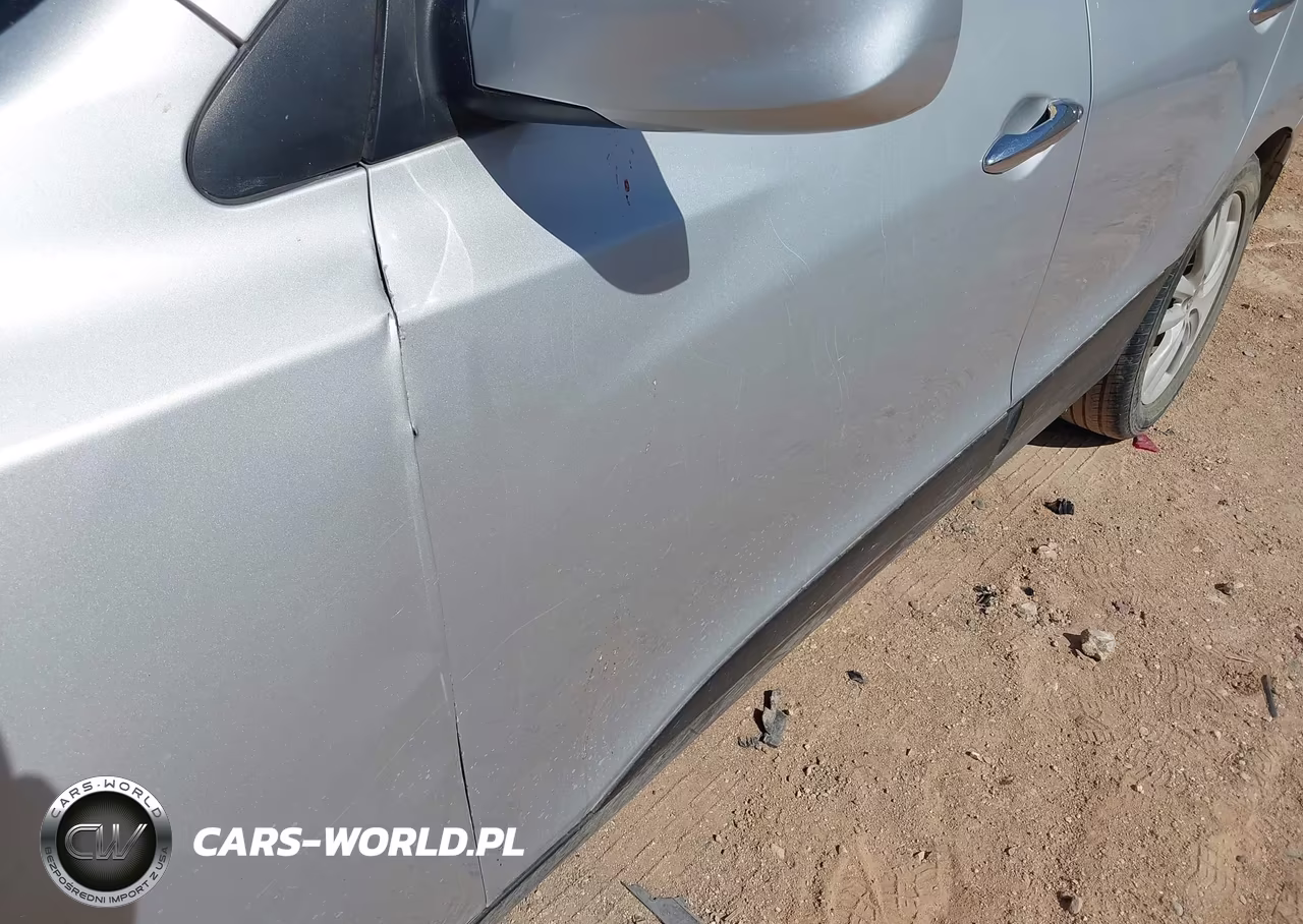 2010 Hyundai Tucson Limited VIN:KM8JU3ACXAU019079 - 12