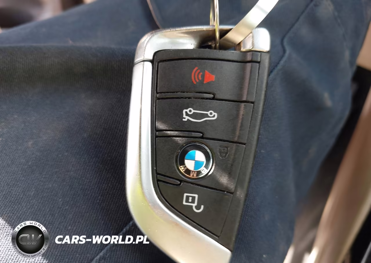 2019 BMW X3 xDrive30I VIN:5UXTR9C5XKLP84427 - 11