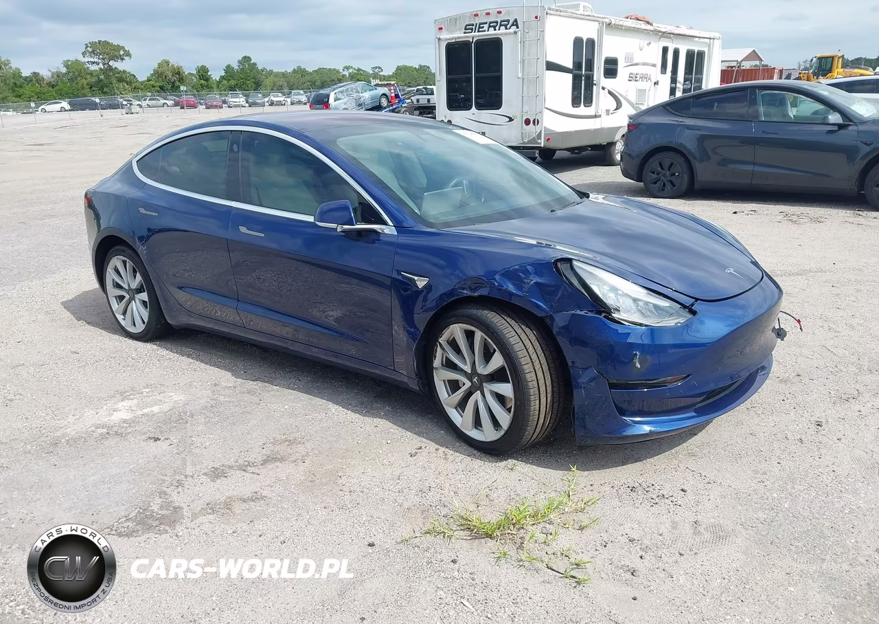 2018 Tesla Model 3 Long Range-Mid Range – zdjęcie 1 z 15