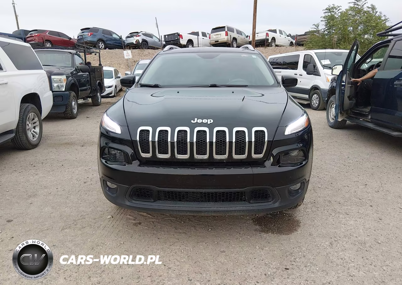 2018 Jeep Cherokee Latitude 4X4 VIN:1C4PJMCB5JD528417 - 12