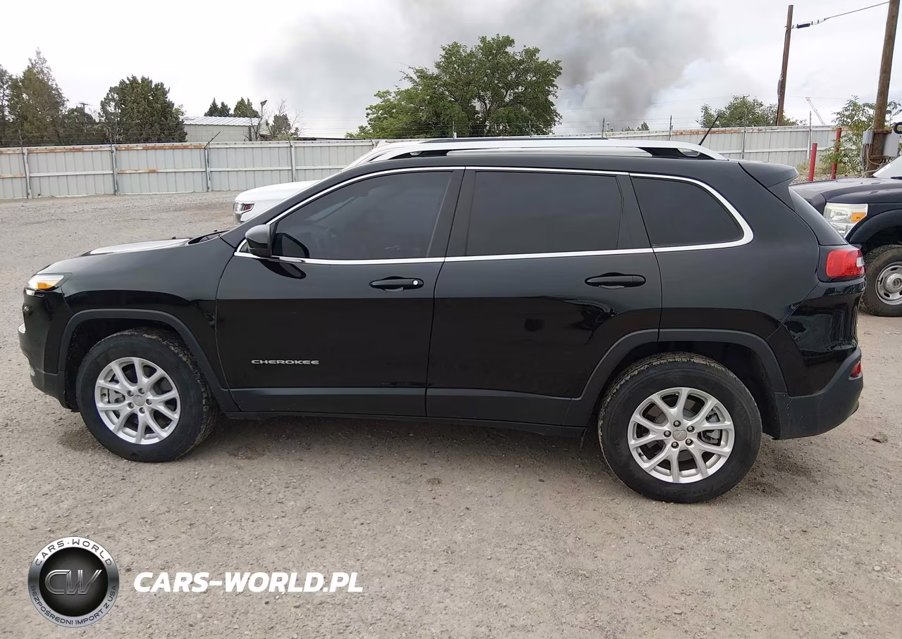 2018 Jeep Cherokee Latitude 4X4 VIN:1C4PJMCB5JD528417 - 14