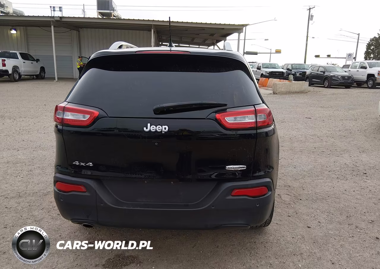 2018 Jeep Cherokee Latitude 4X4 VIN:1C4PJMCB5JD528417 - 16