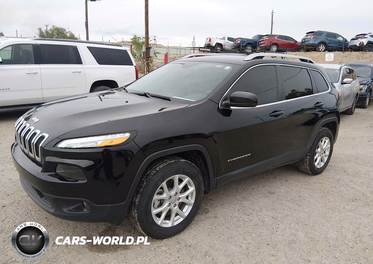 2018 Jeep Cherokee Latitude 4X4 VIN:1C4PJMCB5JD528417 - 6