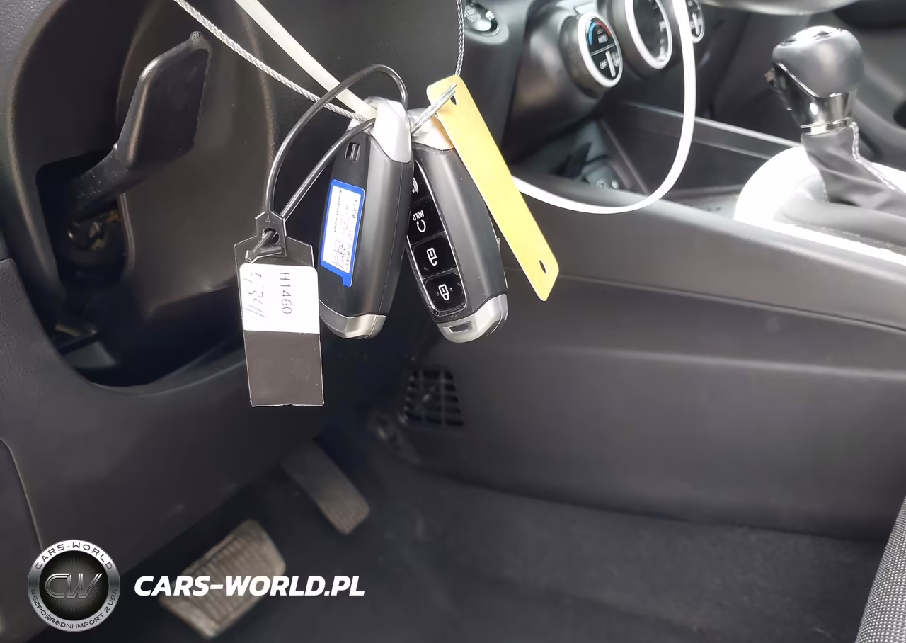 2024 Hyundai Venue Limited VIN:KMHRC8A31RU324341 - 11