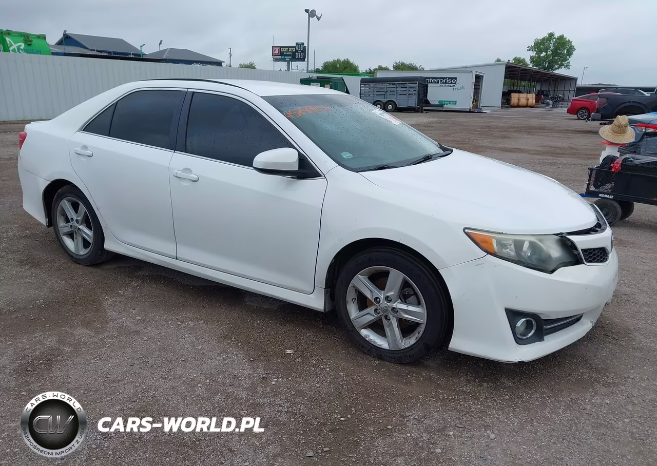 2012 Toyota Camry Se – zdjęcie 1 z 13