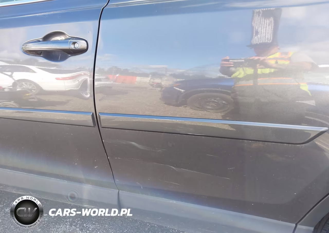 2018 Toyota Rav4 Xle VIN:JTMRFREV4JJ235818 - 17