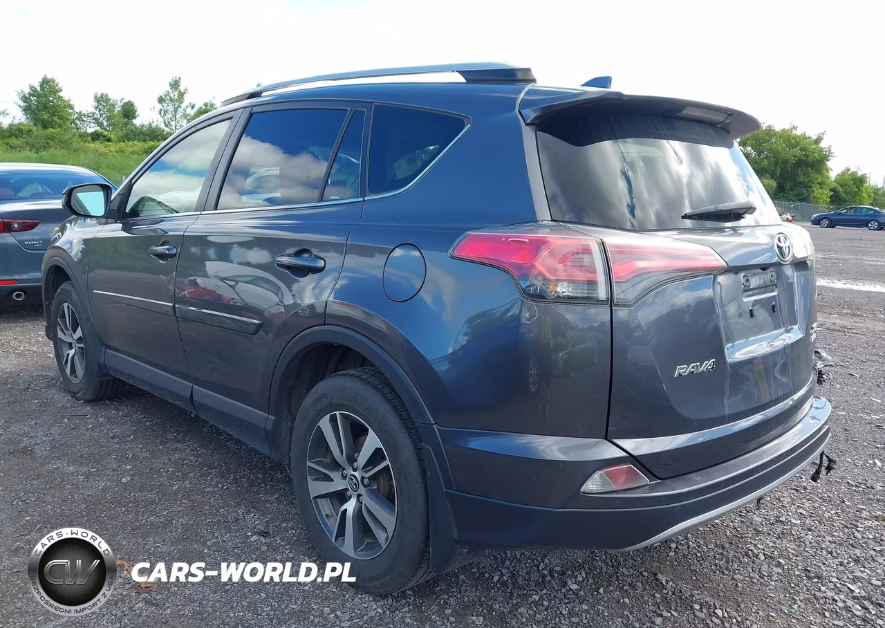2018 Toyota Rav4 Xle VIN:JTMRFREV4JJ235818 - 3