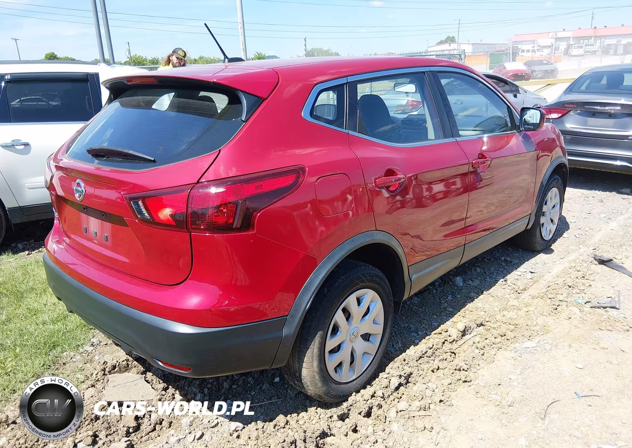 2018 Nissan Rogue Sport S VIN:JN1BJ1CP1JW157039 - 4