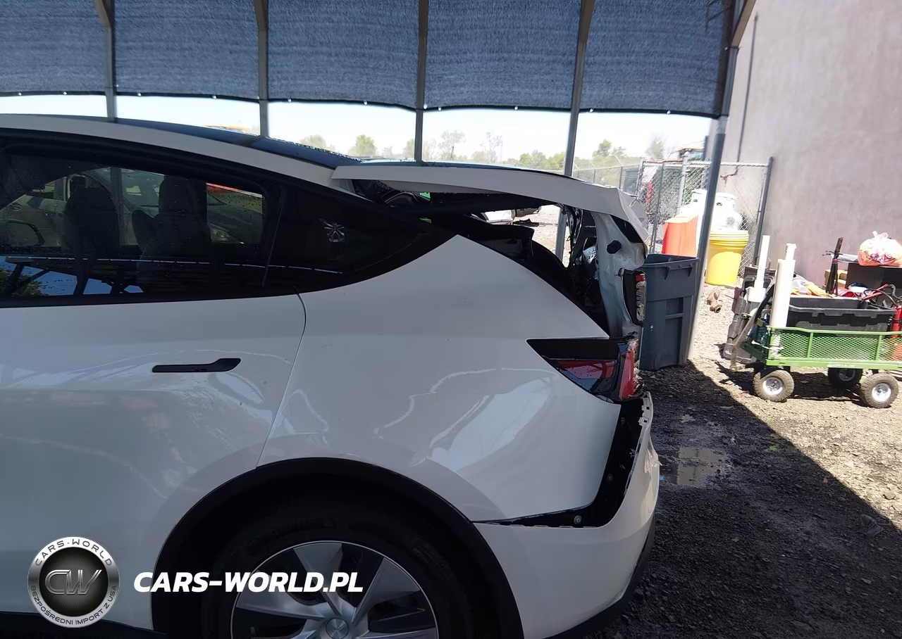 2023 Tesla Model Y Awd-Long Range Dual Motor All-Wheel Drive VIN:7SAYGDEE9PF632780 - 18