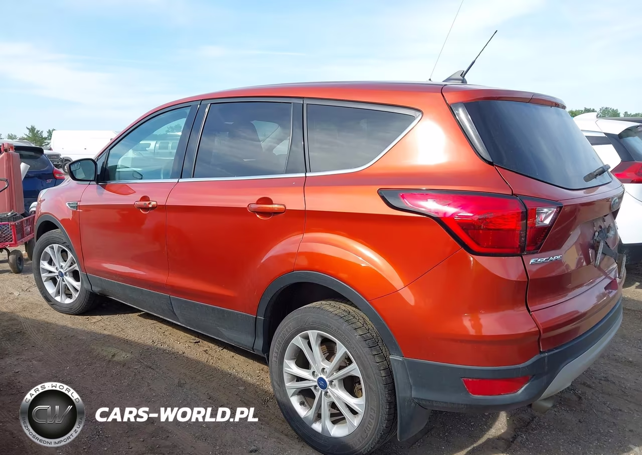 2019 Ford Escape Se VIN:1FMCU9GD0KUC35052 - 14