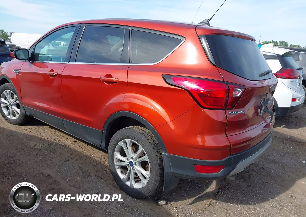 2019 Ford Escape Se VIN:1FMCU9GD0KUC35052 - 3