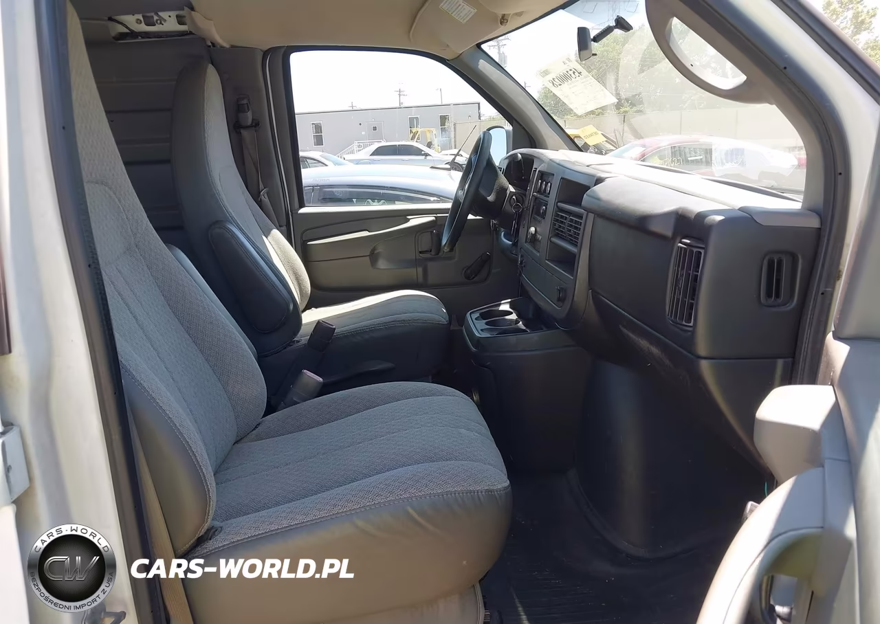 2012 Chevrolet Express 2500 Work Van VIN:1GCWGGBA2C1142952 - 5