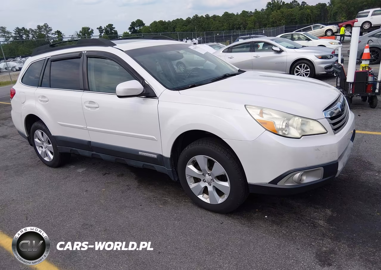 2011 Subaru Outback 2.5I Limited – zdjęcie 1 z 11
