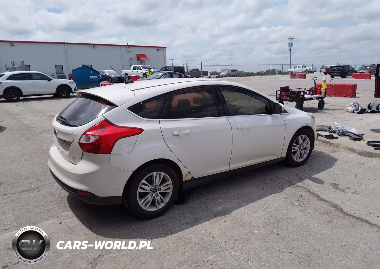 2012 Ford Focus Sel VIN:1FAHP3M27CL301577 - 4