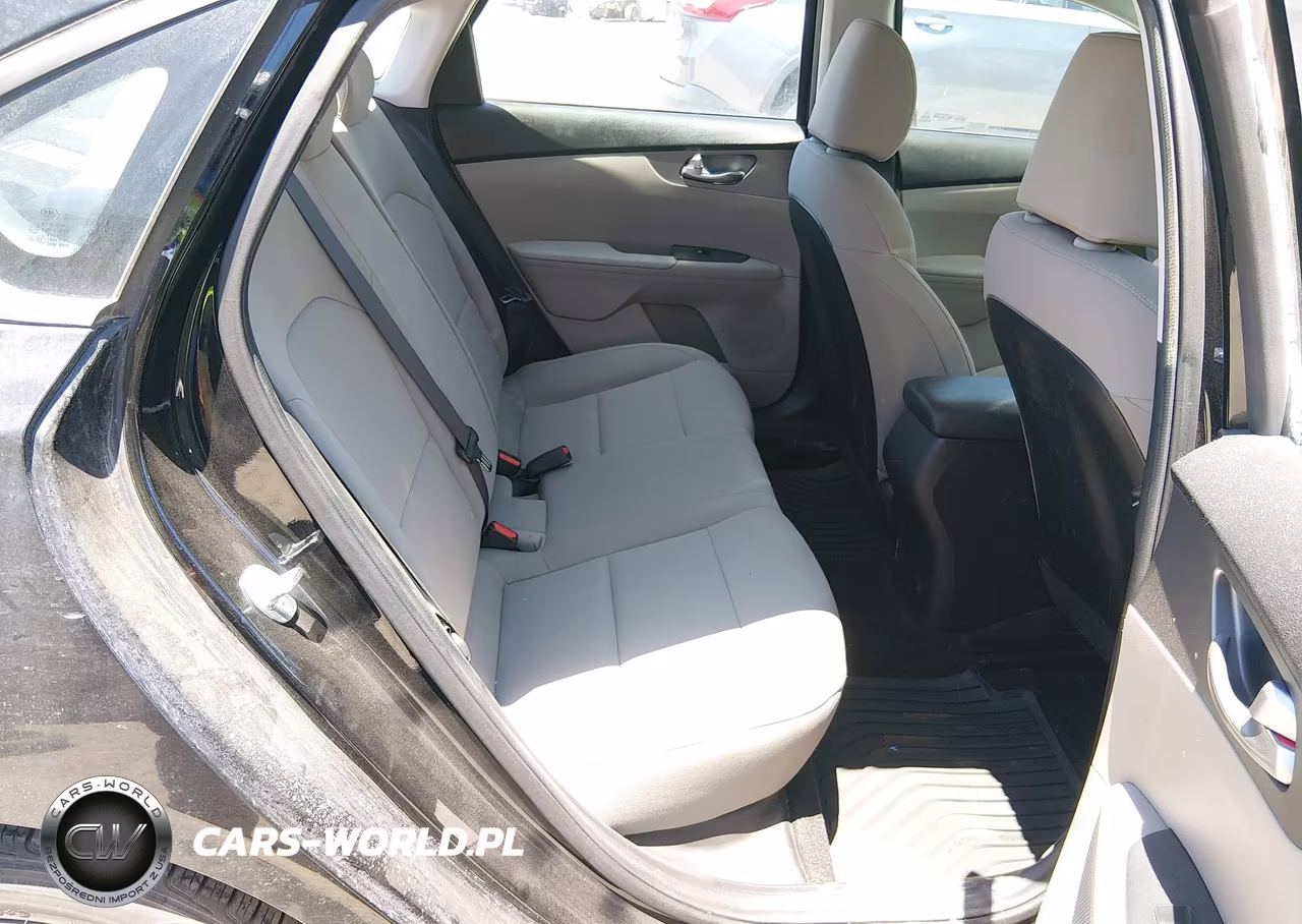 2020 Kia Forte Lxs VIN:3KPF24AD4LE175764 - 8