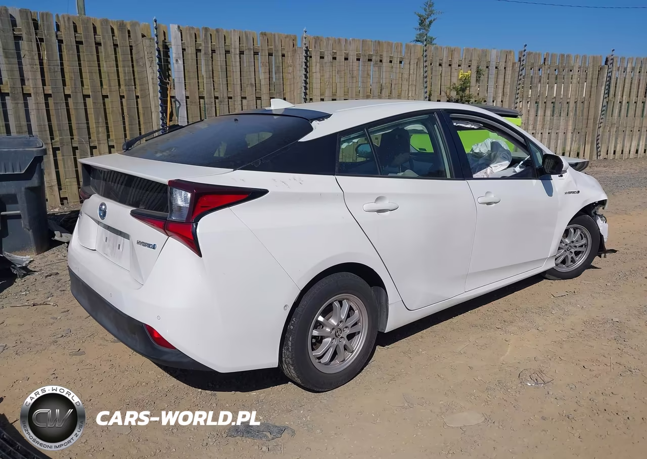 2019 Toyota Prius Le VIN:JTDL9RFU3K3002974 - 4