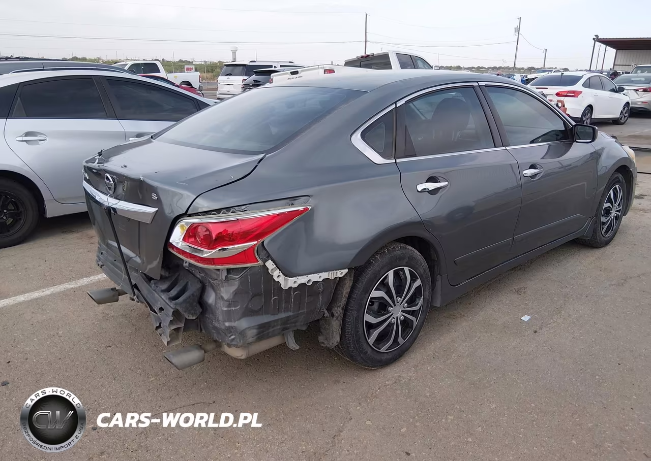 2015 Nissan Altima 2.5 S VIN:1N4AL3APXFC572151 - 4