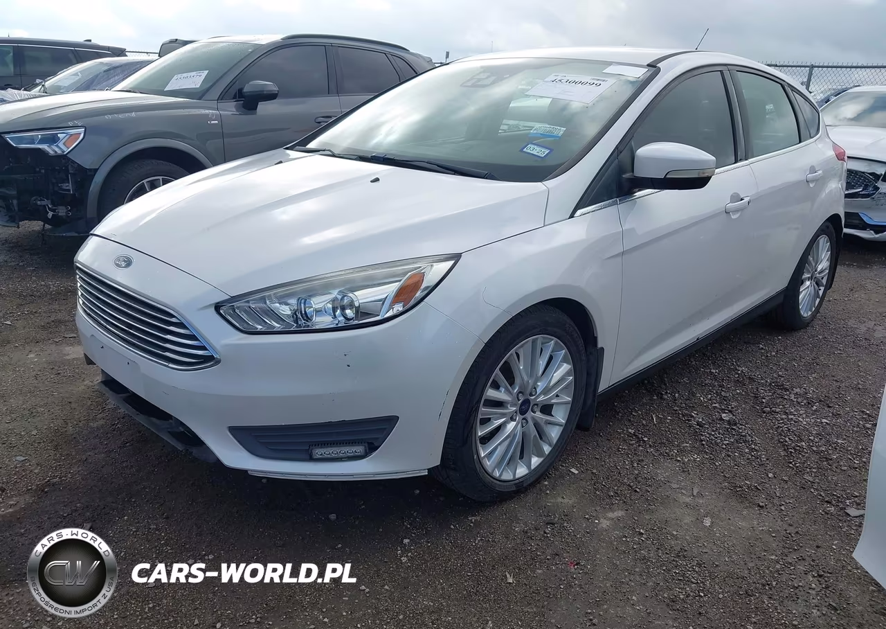 2016 Ford Focus Titanium VIN:1FADP3N26GL252679 - 2