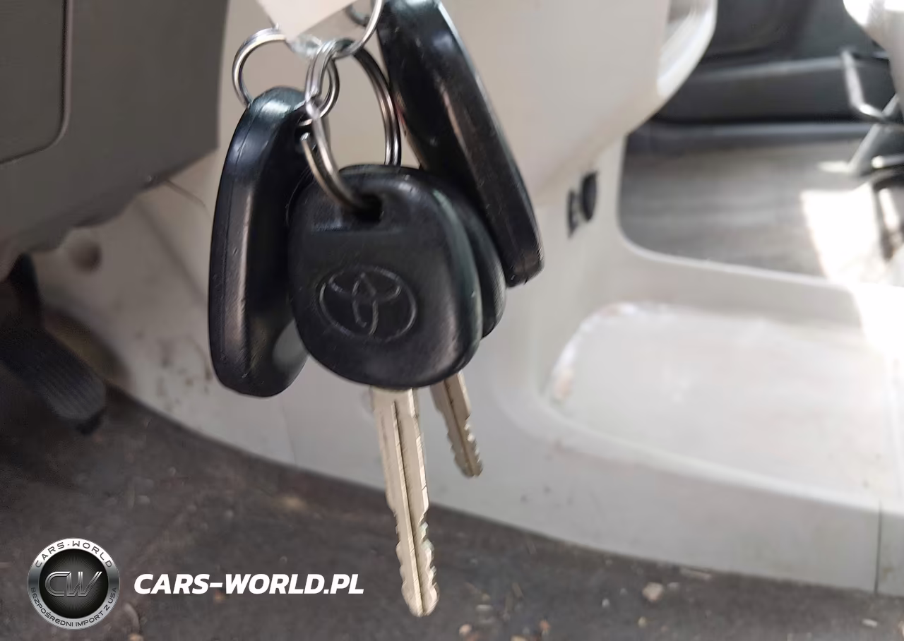 2013 Toyota Sienna Le V6 8 Passenger VIN:5TDKK3DC8DS334997 - 11
