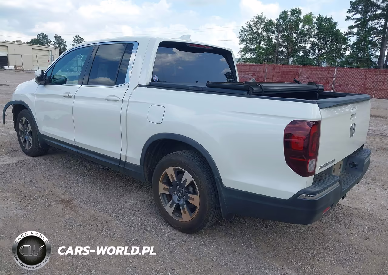 2017 Honda Ridgeline Rtl-T VIN:5FPYK2F67HB011618 - 3