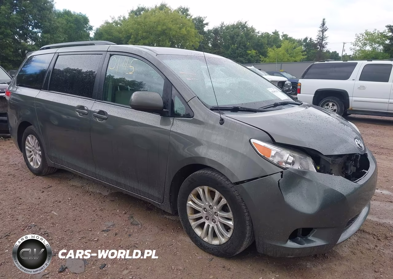 2012 Toyota Sienna Xle V6 8 Passenger – zdjęcie 1 z 17