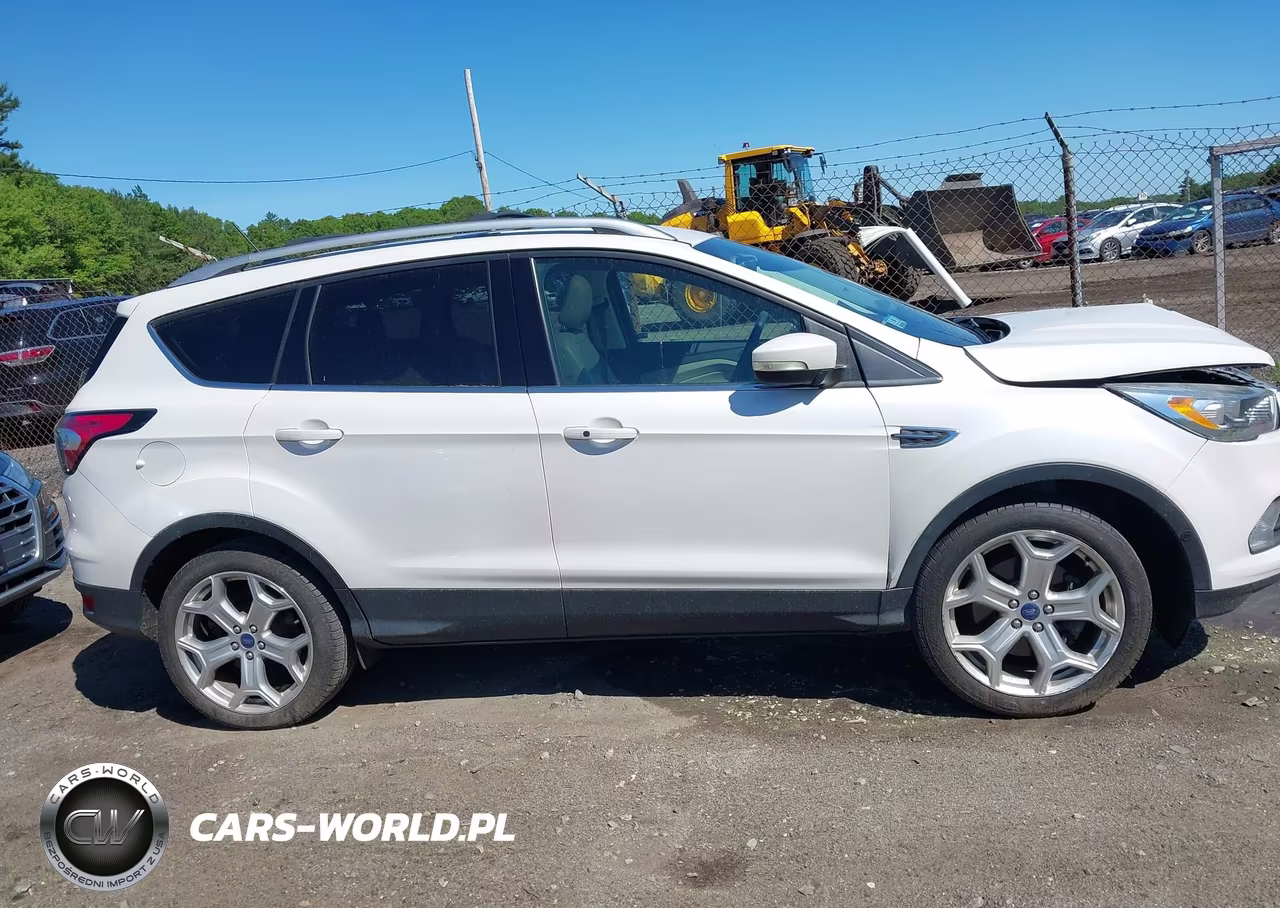2018 Ford Escape Titanium VIN:1FMCU9J97JUA87811 - 13