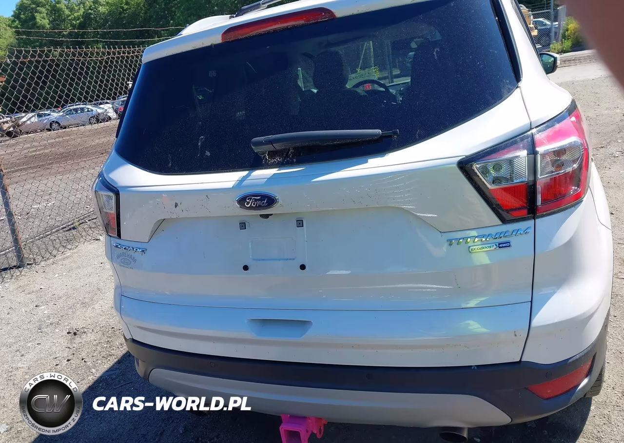 2018 Ford Escape Titanium VIN:1FMCU9J97JUA87811 - 16