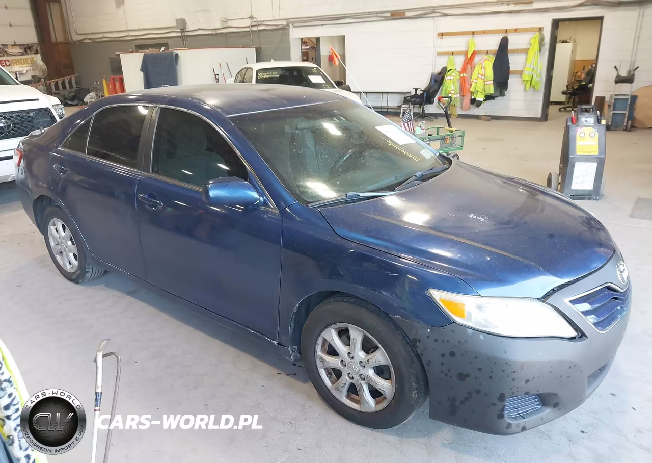 2011 Toyota Camry Le – zdjęcie 1 z 11