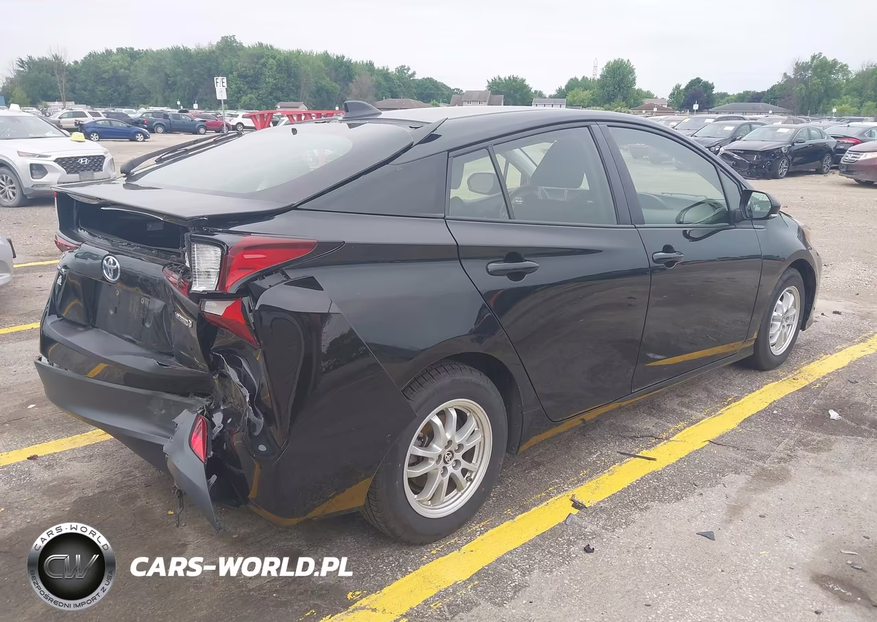 2021 Toyota Prius Le VIN:JTDKAMFU3M3141687 - 4