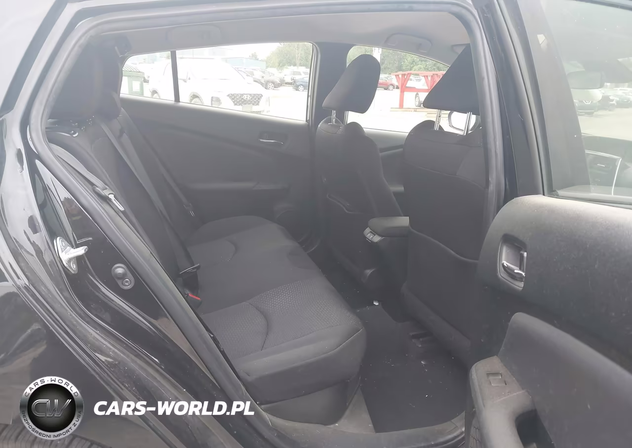 2021 Toyota Prius Le VIN:JTDKAMFU3M3141687 - 8