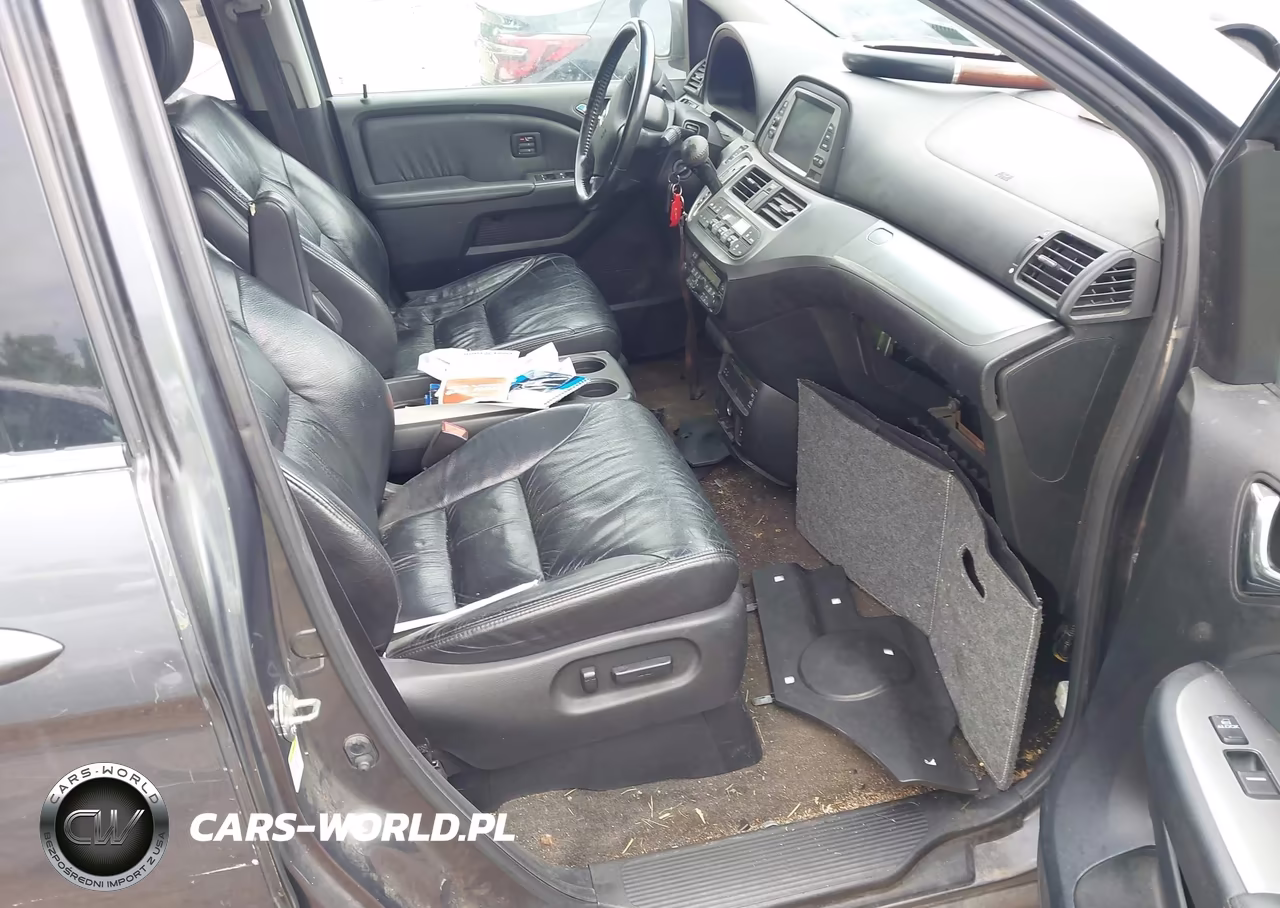 2010 Honda Odyssey Touring VIN:5FNRL3H94AB083969 - 5