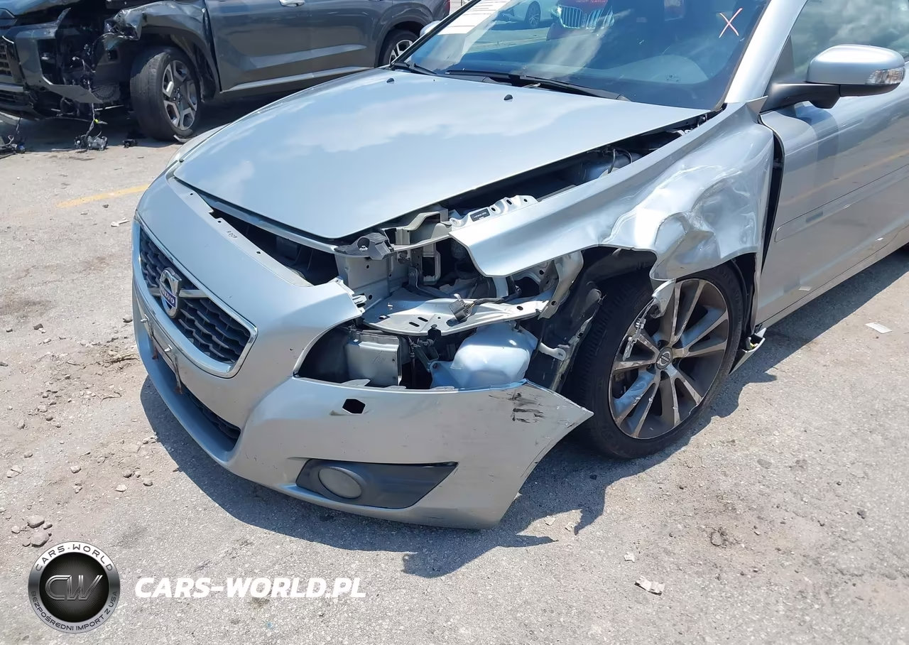 2011 Volvo C70 T5 VIN:YV1672MCXBJ109756 - 6