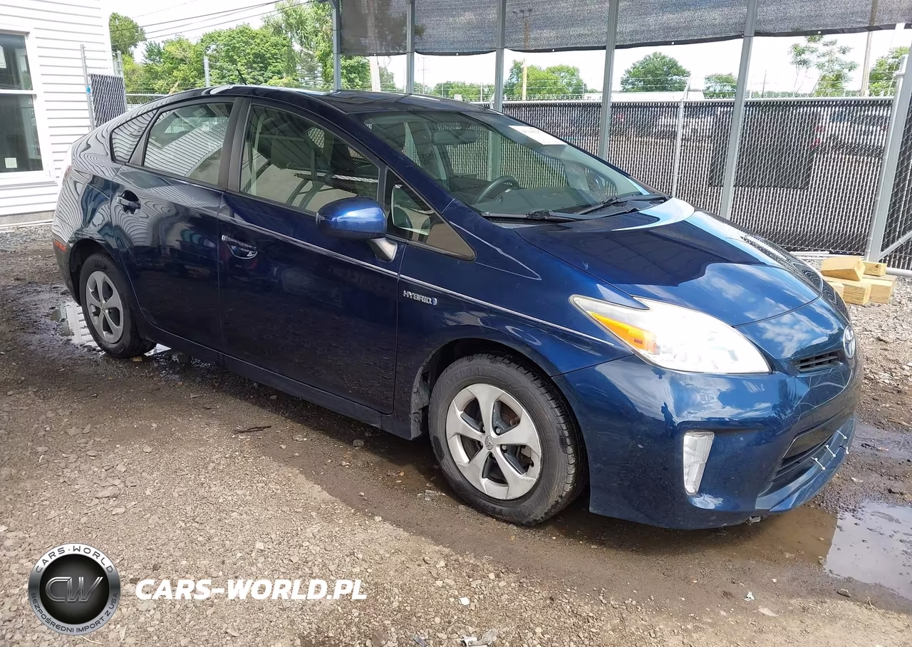 2013 Toyota Prius Two – zdjęcie 1 z 18