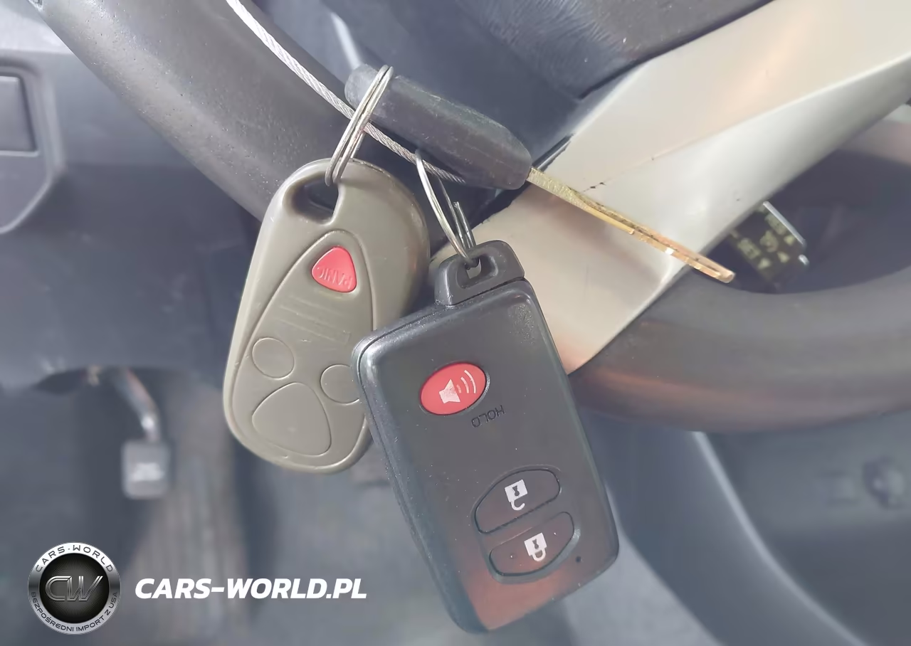 2013 Toyota Prius Two VIN:JTDKN3DU3D1622388 - 11
